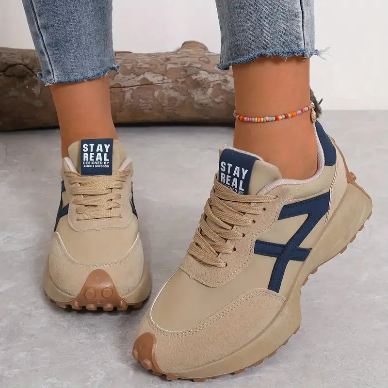 Sneakers med Kontrastdetaljer | Lette Materialer | Sporty & Trendy