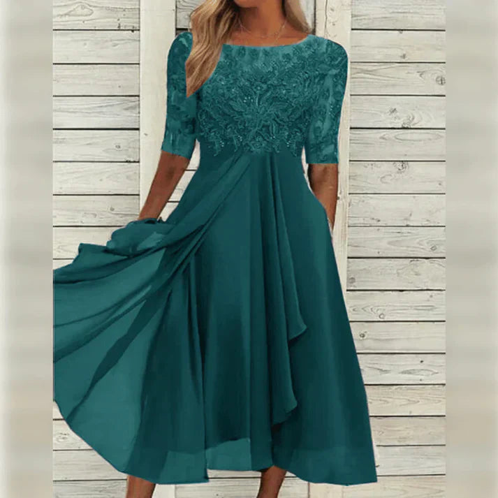 Kjole med Broderet Overdel | Asymmetrisk Skørt | Elegant og Flydende