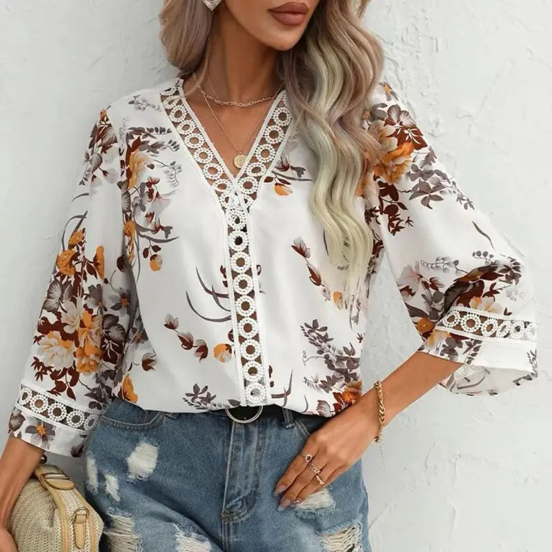 Sommerbluse med Blonder | Blomsterprint | Chiffon | Afslappet & Luftig