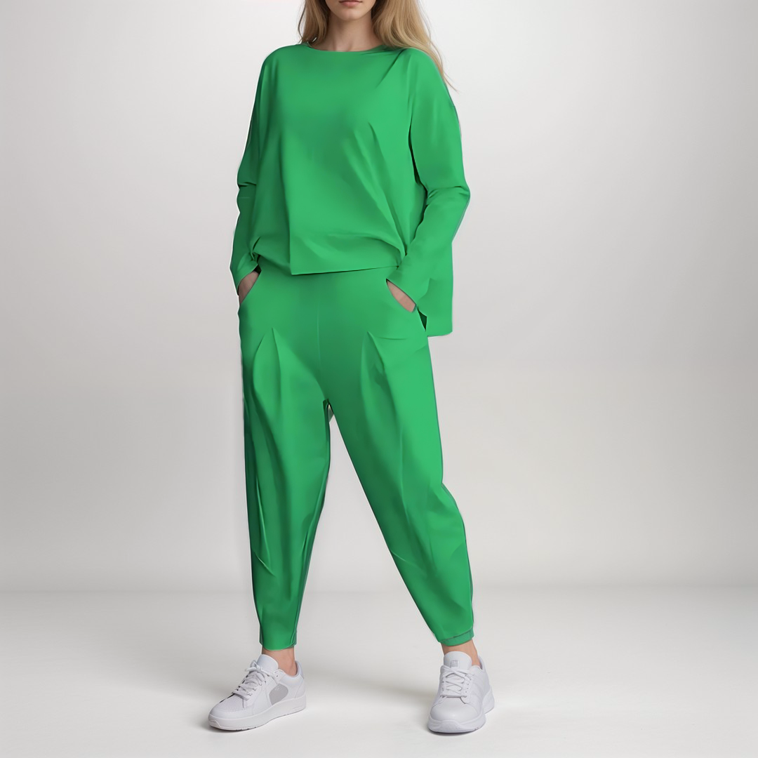 Afslappet Sæt | Oversize Bluse | Taperede Bukser